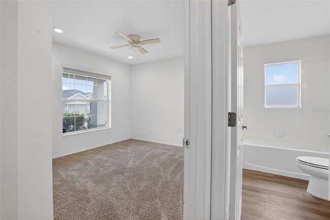 Building Photo - 522 Pentas Ln