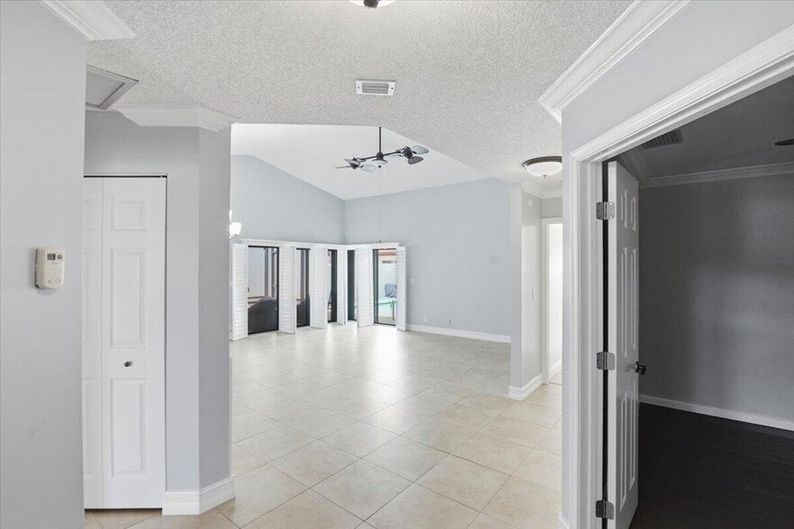 Building Photo - 21583 Villa Nova Dr