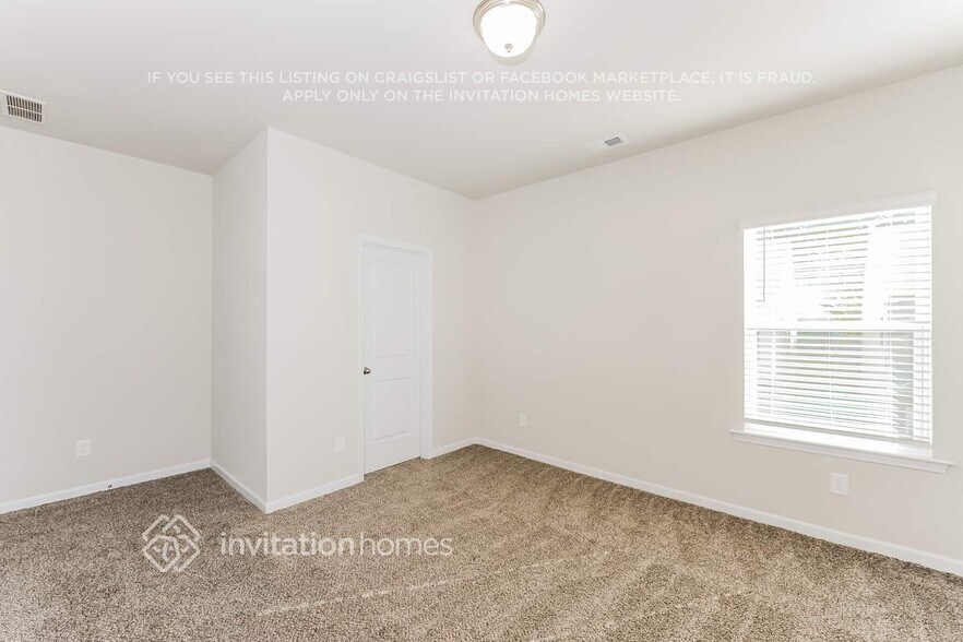 Building Photo - 132 Hickory Village Cir