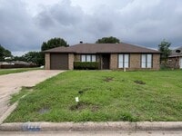 Building Photo - 112 Mesa Dr