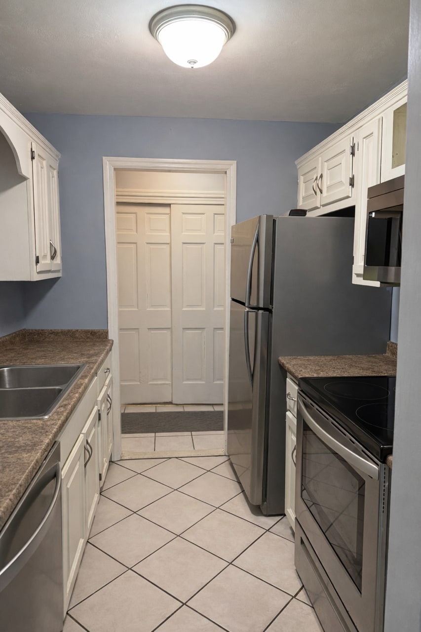 Kitchen - 134 Deer Hill Ave