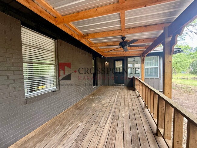 Building Photo - Almost Ready! 2 Bedroom 1 Bath ON Lake Palestine!