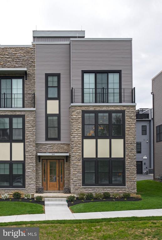 Building Photo - 361 Horseshoe Trail