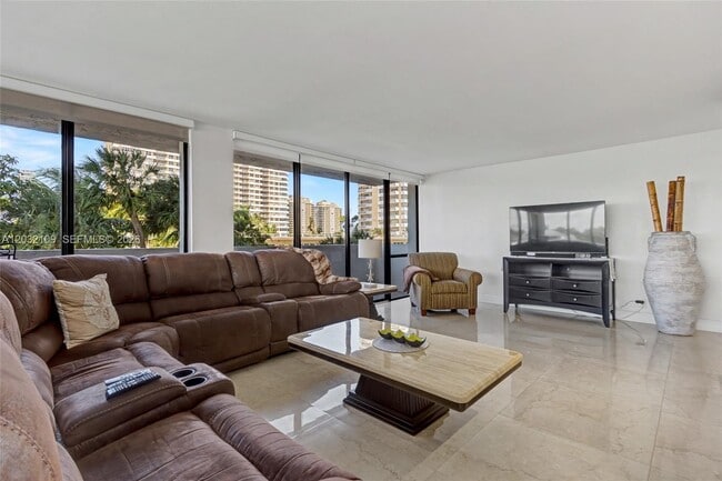 Building Photo - 2017 S Ocean Dr