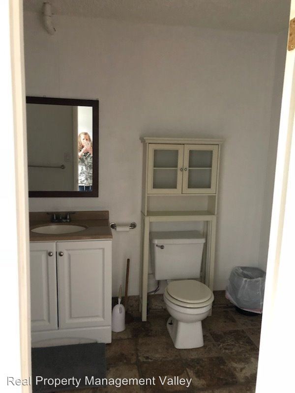 Building Photo - 3 br, 2 bath House - 222 Chestnut Street