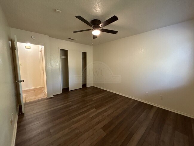 Building Photo - 3806 London Ln