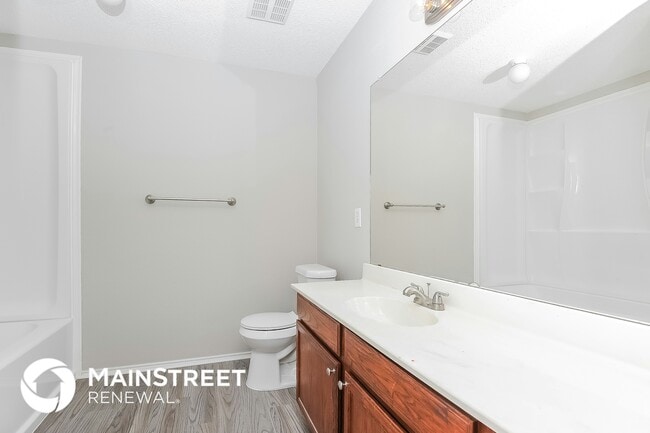 Building Photo - 4300 Bent Oaks Dr