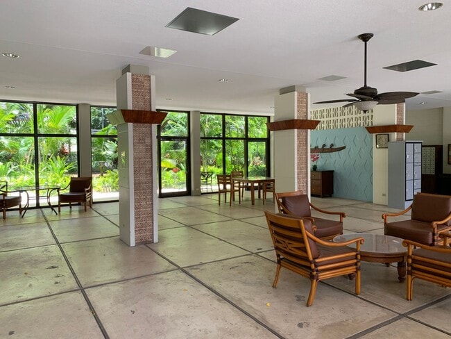 Building Photo - Fully Furnished. Updated. Waikiki (No parking)