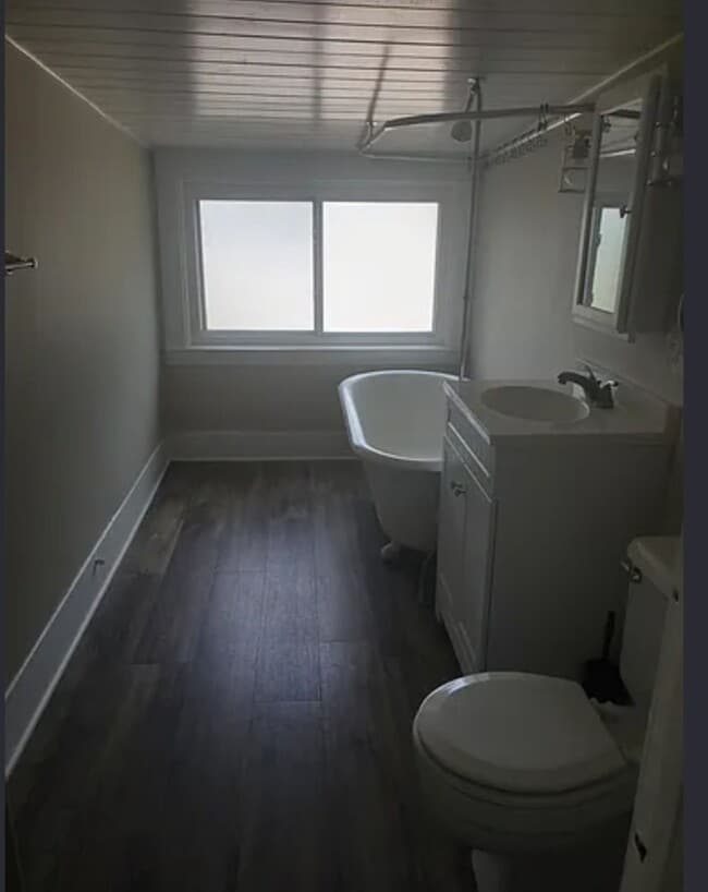 Building Photo - 101 Dean St NE