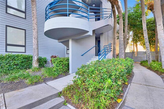 Building Photo - 910 Pinellas Bayway S