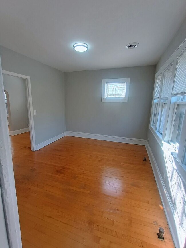 Building Photo - 1650 N Arlington Pl