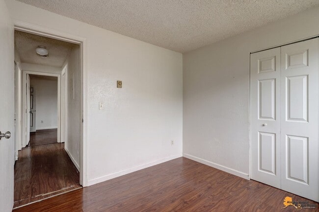 Building Photo - Charming 3 Bedroom Ranch Style Condo in East Anchorage – Ideal Location!