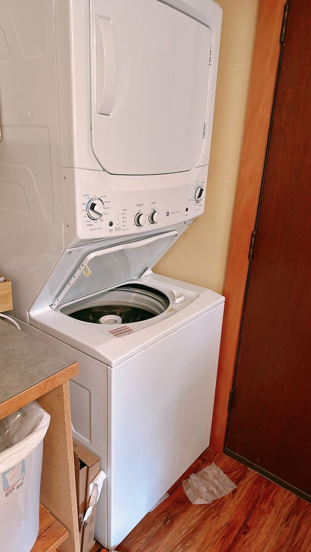 Building Photo - PRELEASING: 3 bdrm/1.5 bath house near WWU + Fairhaven