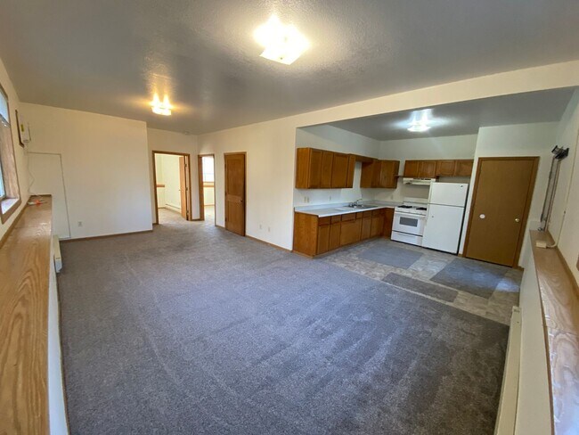 Building Photo - Large 2 Bedroom in Faribault
