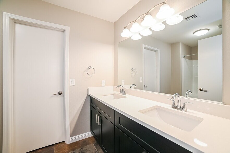 Building Photo - 11345 W Loma Blanca Dr