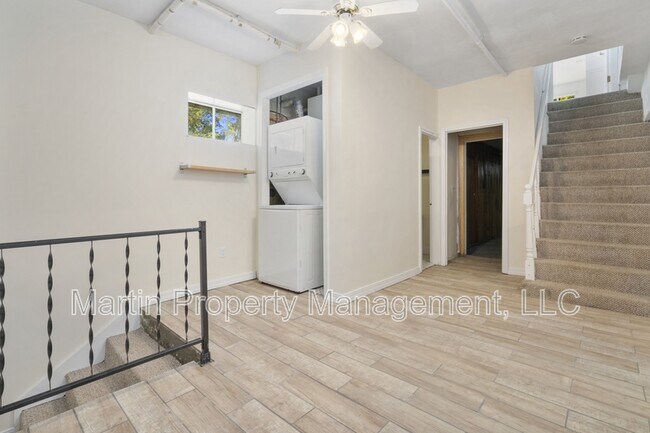 Building Photo - 27 Hermon St