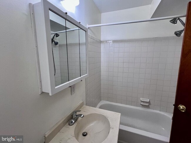 Building Photo - 101 Fantasia Dr