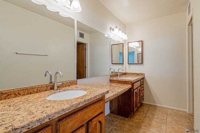 Building Photo - 2650 S Los Amigos Dr