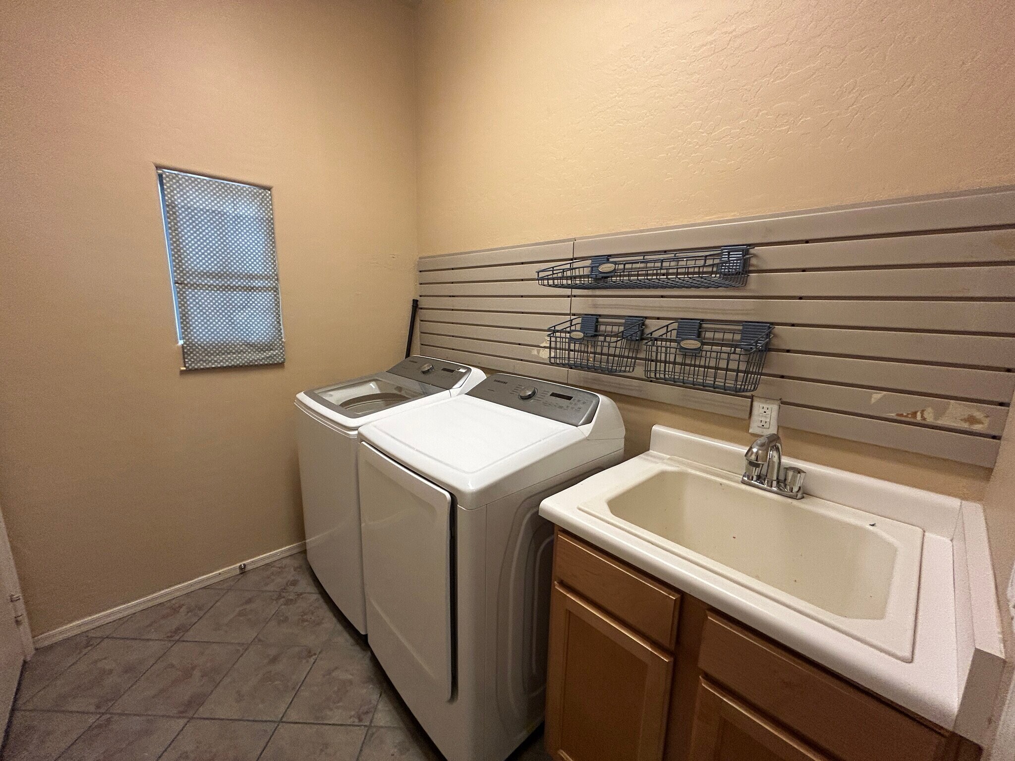 Building Photo - 25415 N 39th Ave