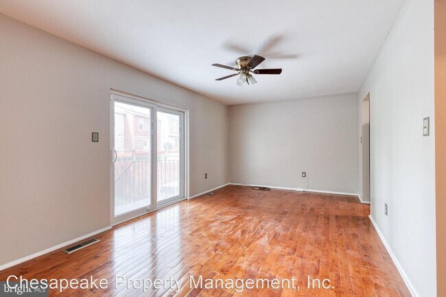 Building Photo - 3 br, 2.5 bath House - 1821 Blue Jay Court