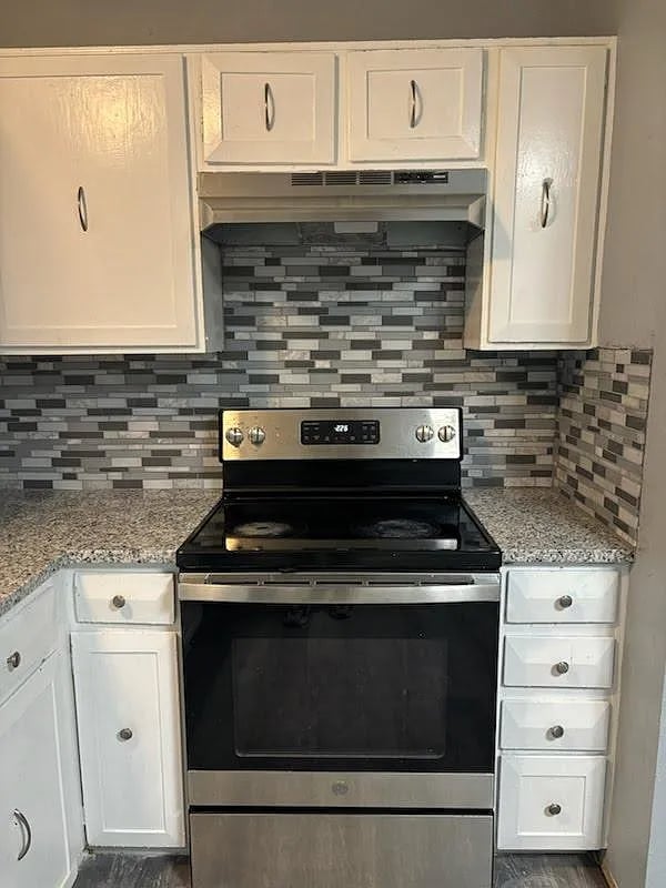 Building Photo - 228 Elmwood Dr