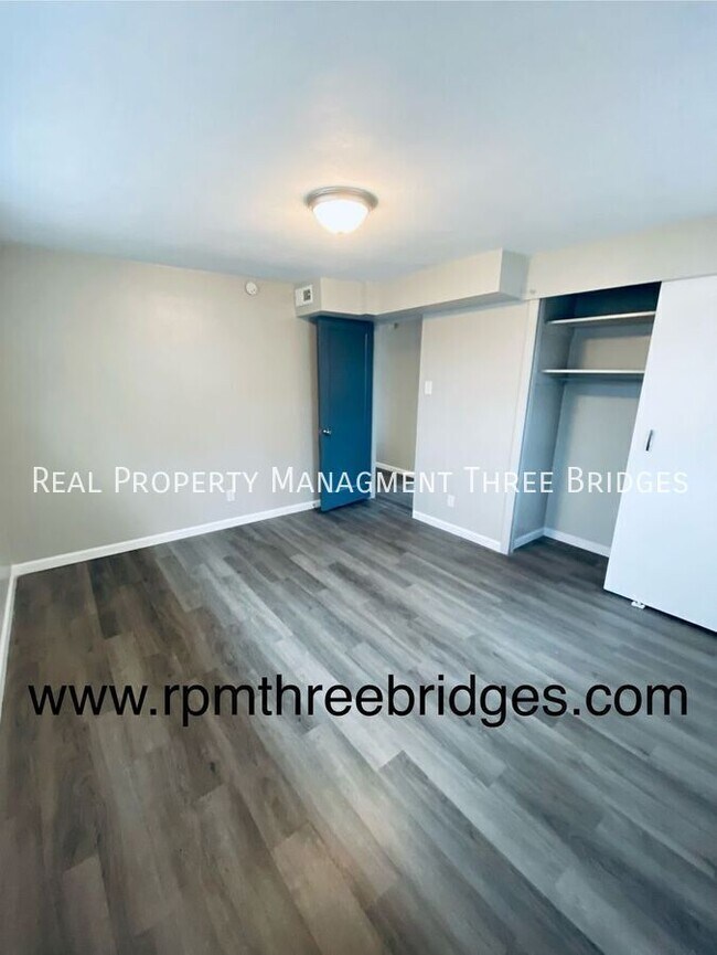 Building Photo - 28 Redwood Dr
