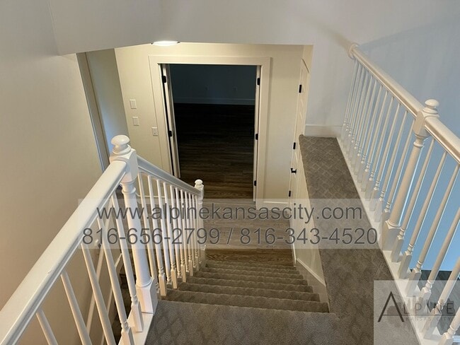 Building Photo - Gorgeous Multi Level Side by Side Split, P...