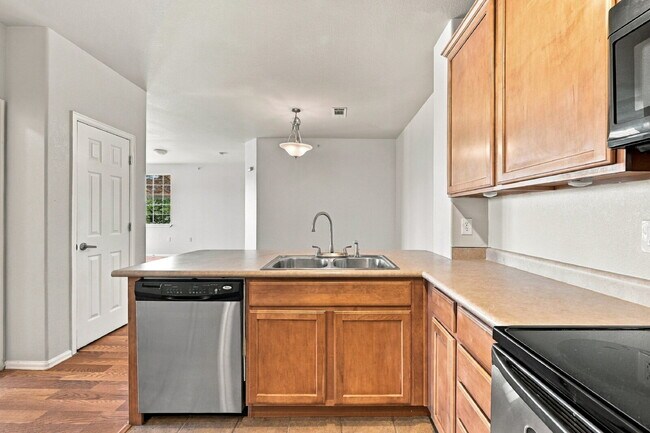 Building Photo - 2662 S Cathay Way