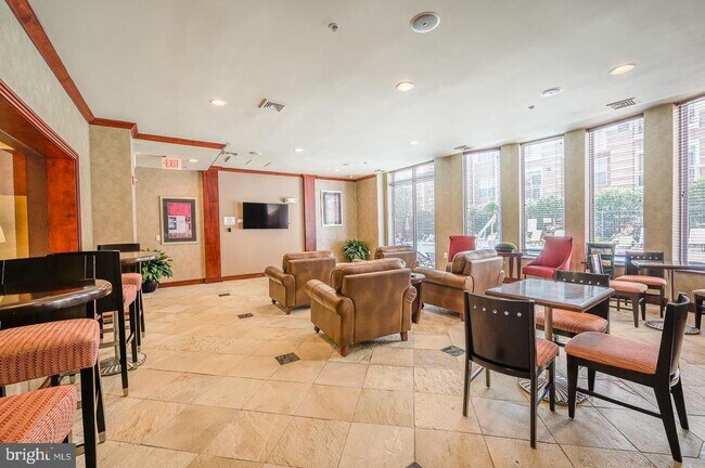 Building Photo - 2765 Centerboro Dr