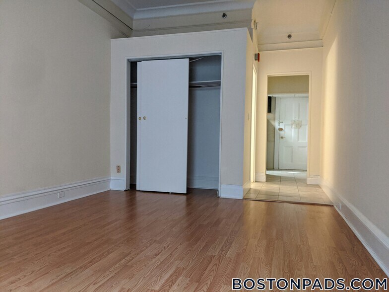Building Photo - 62 Boylston St