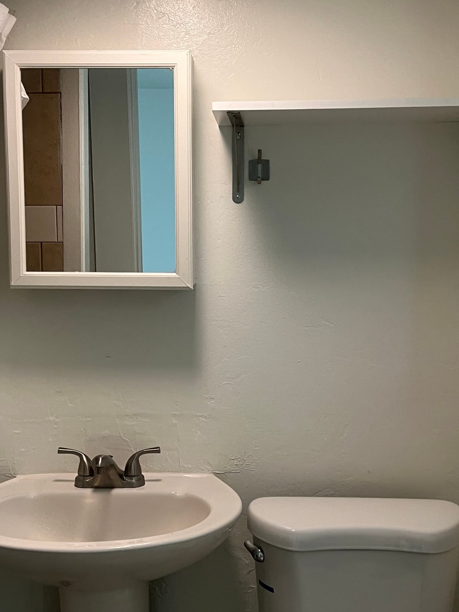 Building Photo - 826 E Lee St