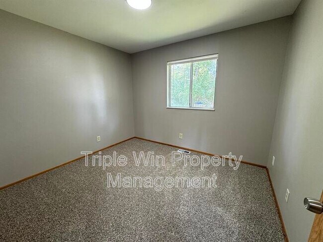 Building Photo - 515 Patterson Ln