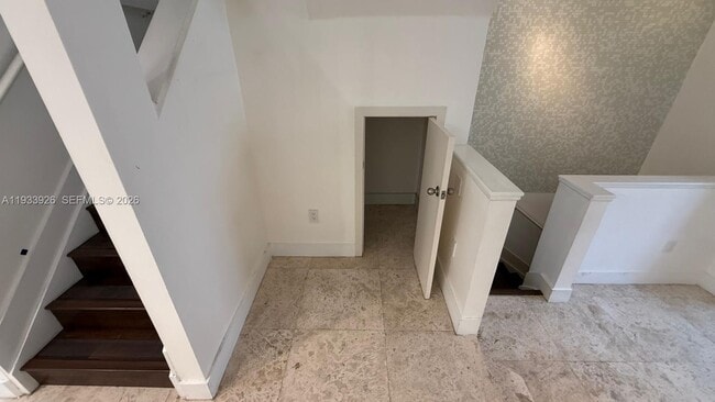 Building Photo - 2961 NE 185th St