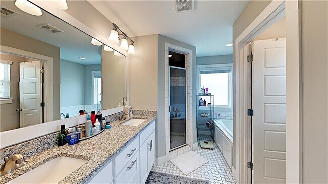 Building Photo - 6519 W Pleasant Way