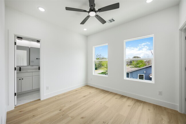 Building Photo - 4806 Carmen St