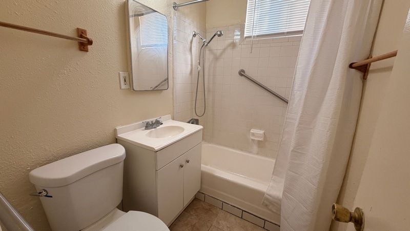 Building Photo - 1433 W 84th Pl