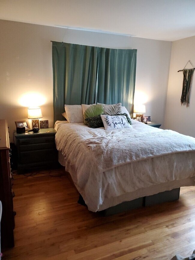 Building Photo - 1716-1718 Morningside Dr