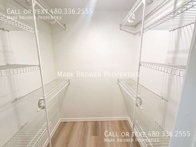 Building Photo - 2301 E Folley St