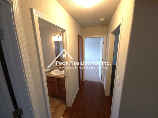 Building Photo - Wonderful 3bd/2ba Home near Whitney & Watt Avenue