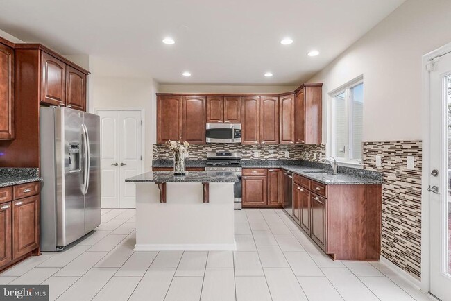 Building Photo - 25367 Wakestone Park Terrace