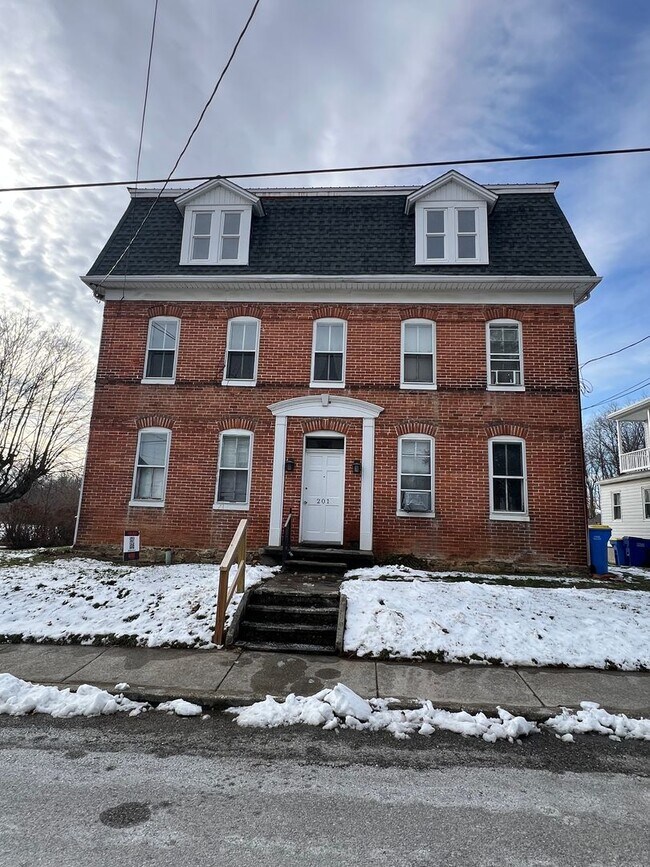 Building Photo - 201 Nashville Blvd