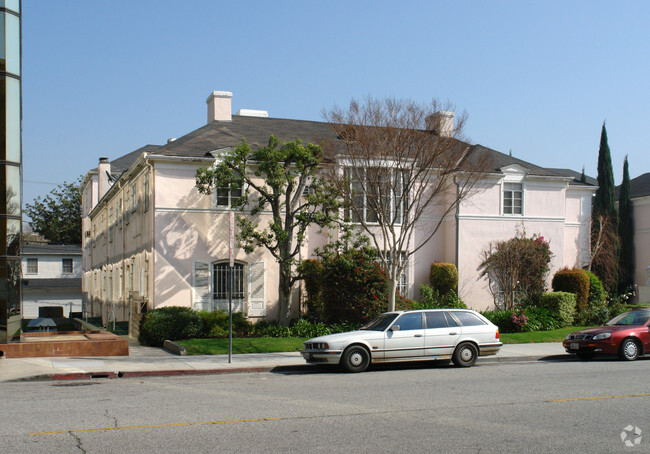 Building Photo - Beverly Villa Apts