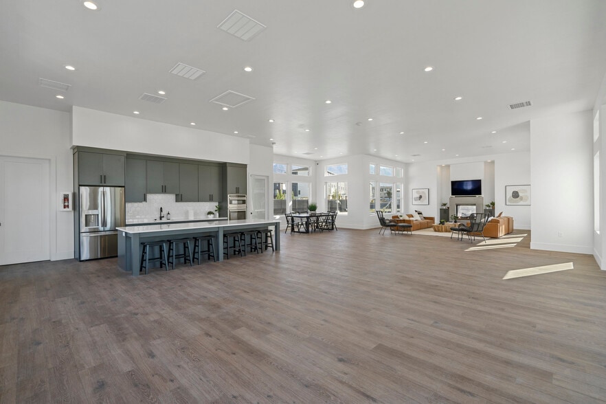 Building Photo - 529 S 1020 W