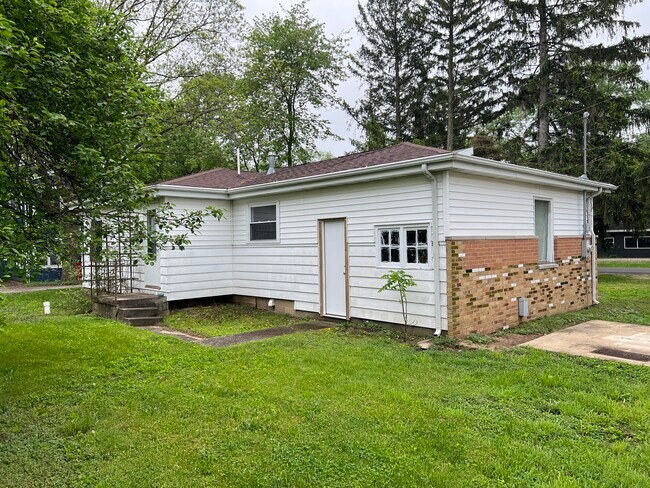 Backyard - 2602 W John St
