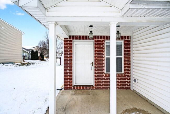 Building Photo - Gorgeous 3 Bed 2 Bath in Quiet Neighborhood!