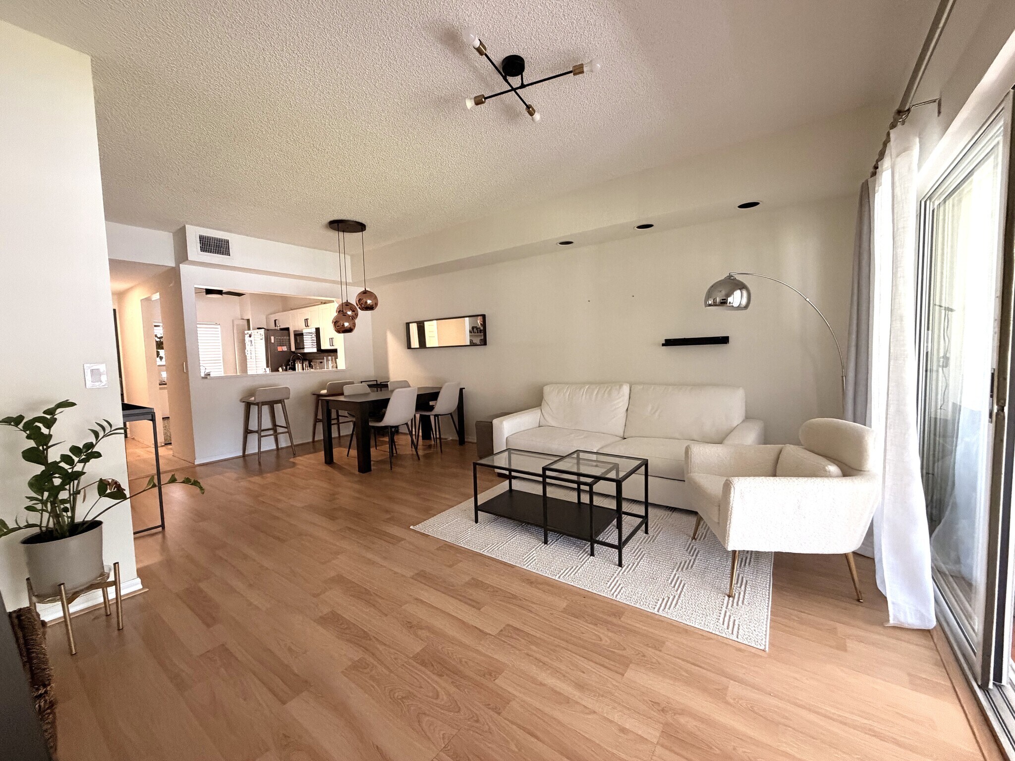 Building Photo - 1018 Woodshire Ln