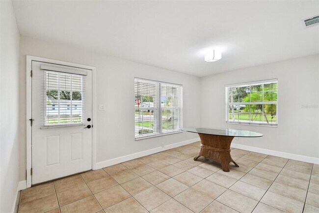 Building Photo - 4602 S Renellie Dr
