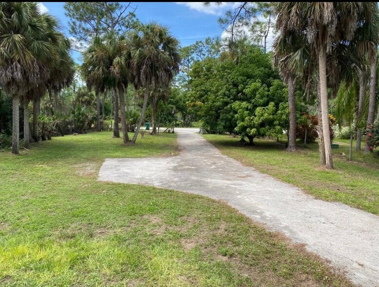 Building Photo - 580 5th St SW