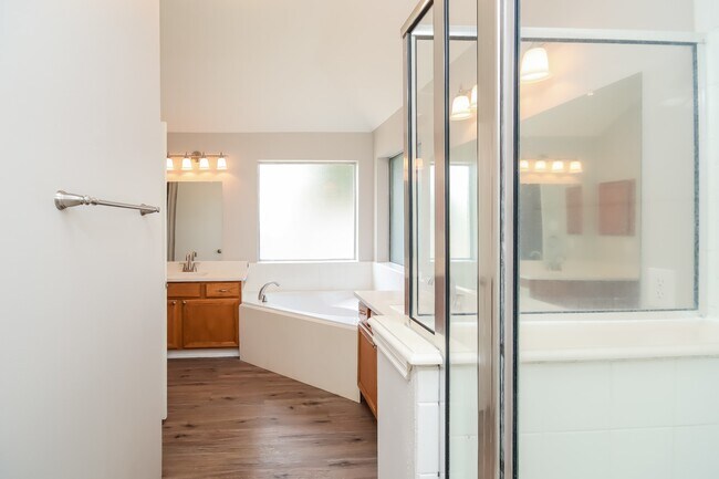 Building Photo - 6614 Valerian Ln