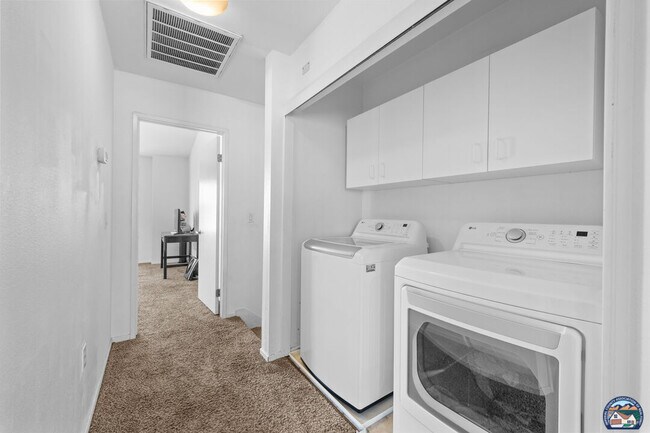 Building Photo - 1160 Rosas St